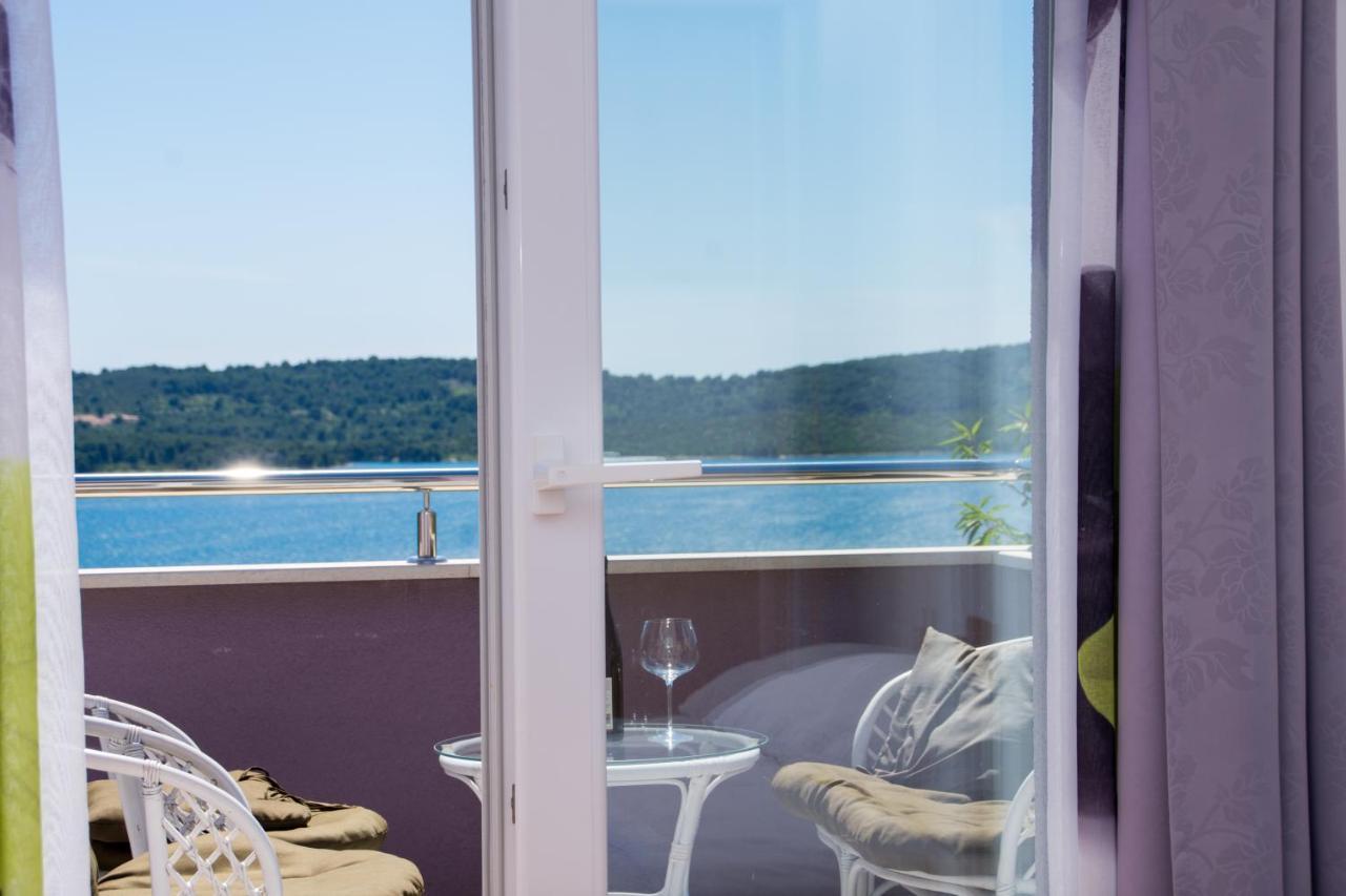 Apartmani Ferdi Trogir Exterior foto