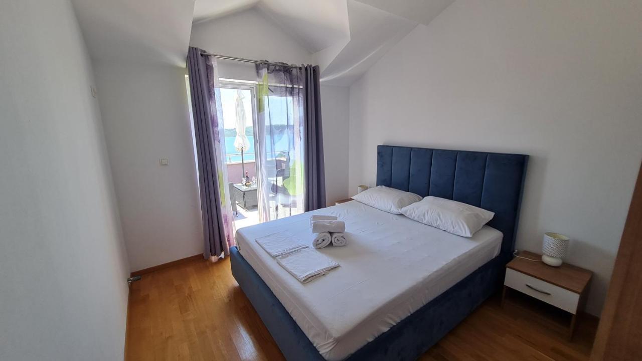 Apartmani Ferdi Trogir Exterior foto
