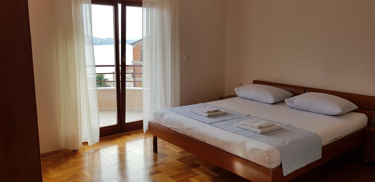 Apartmani Ferdi Trogir Exterior foto