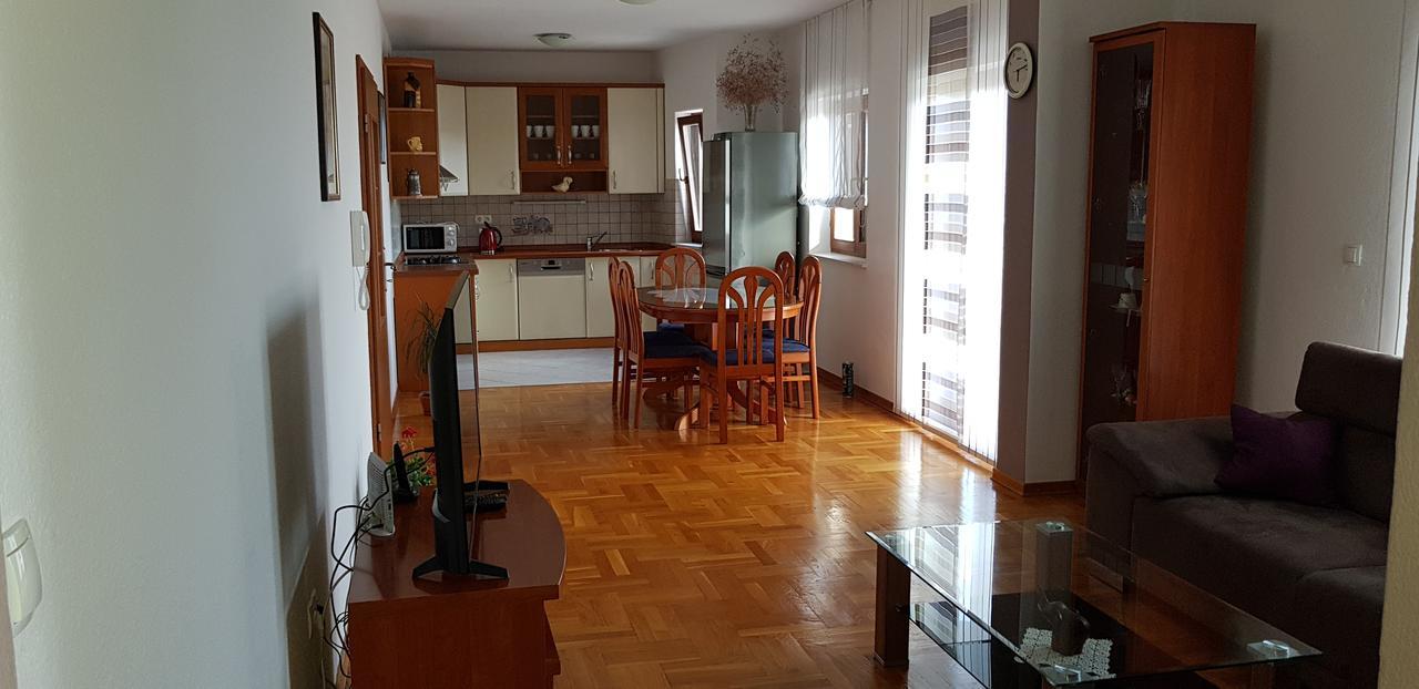Apartmani Ferdi Trogir Exterior foto